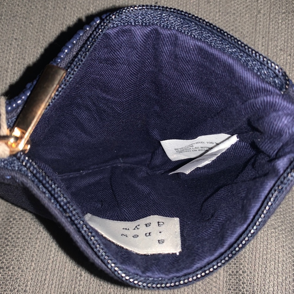 BEADED LOBSTER ZIP POUCH - Picture 2 of 3